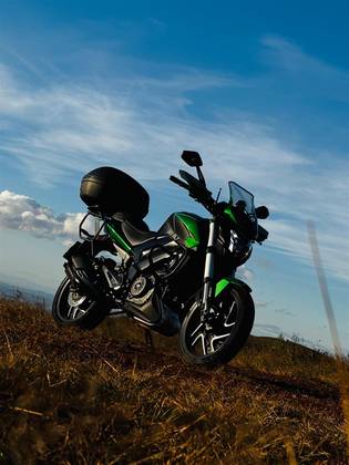 BAJAJ DOMINAR 400 